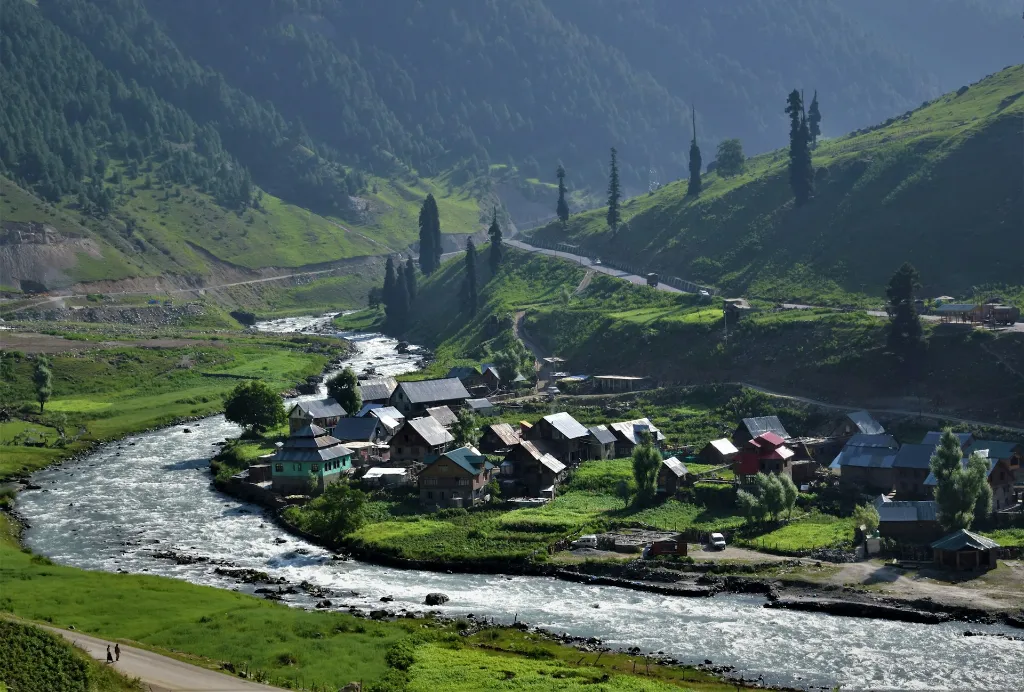 unsplash_0ICxgY6vdCA_kashmir.webp.jpg.jpg