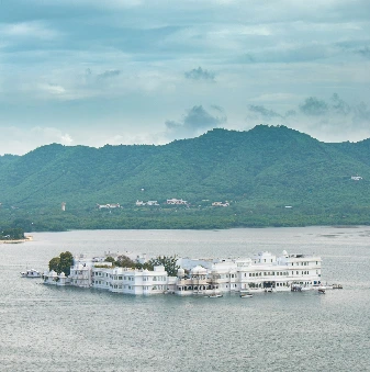 unsplash_XHG0uFAlEGM_kashmir.webp