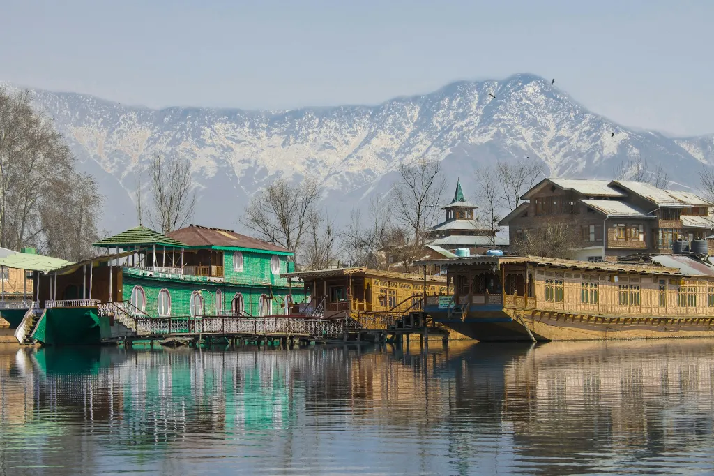 unsplash_72GwiojCwoI_kashmir.webp.jpg