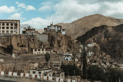 unsplash_72GwiojCwoI_kashmir.webp.jpg