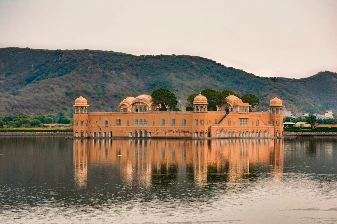 unsplash_72GwiojCwoI_kashmir.webp.jpg