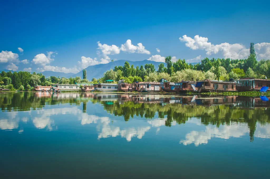 unsplash_qa8VhqvJGIo_kashmir.webp.jpg.jpg.jpg