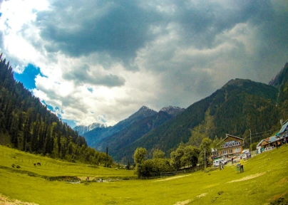 unsplash_TxrZCEBAS-Y_Darjeeling.webp.jpg.jpg.jpg