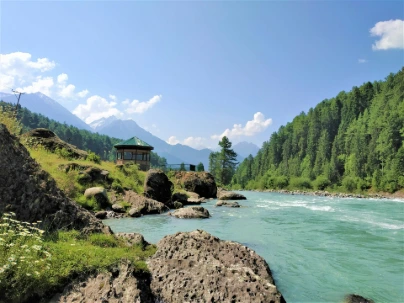 unsplash_72GwiojCwoI_kashmir.webp.jpg