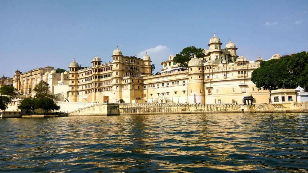 Rajasthan Grand Highlights – Desert to Lakes (7 days & 6 nights) (Deluxe)