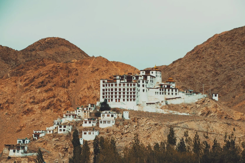 Ladakh Grand Lakes Expedition – Pangong & Tso Moriri (8N/9D) (Deluxe)